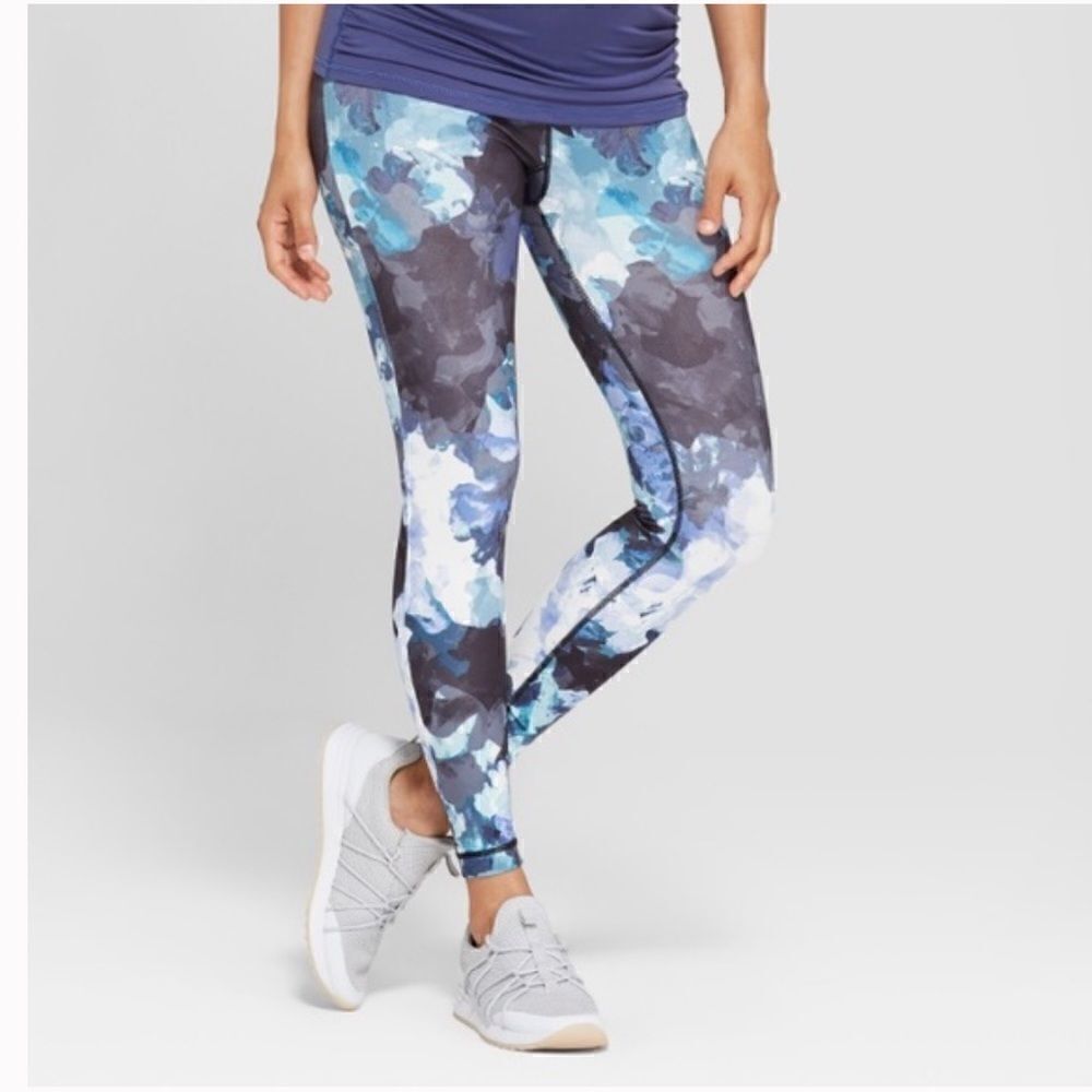 Ingrid & Isabel Maternity Floral Print Active Leggings with Crossover Panel